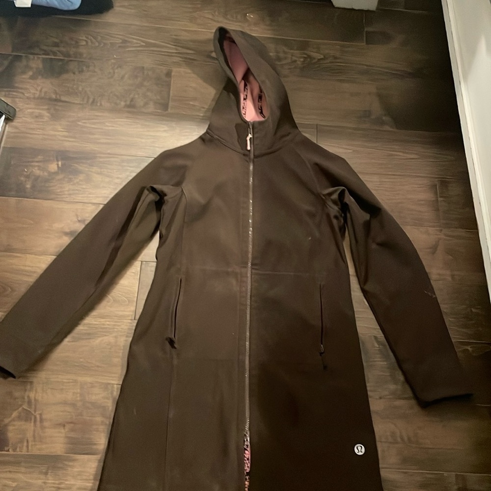 Lululemon long brown/pink raincoat size 4!:)